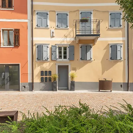Apartment Luxury 2br W/ River Castle View In *