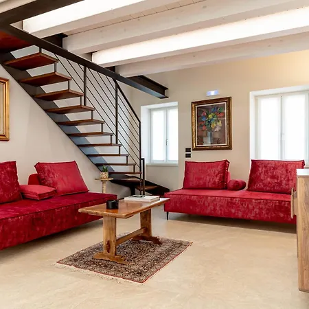 Luxury 2br W/ River Castle View In Borgo Valsugana